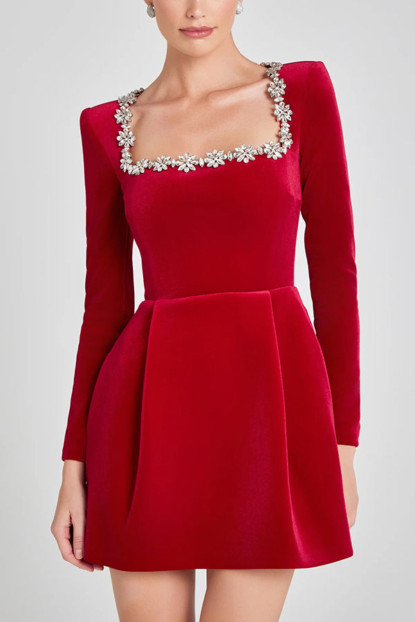Vestido Corto de Terciopelo