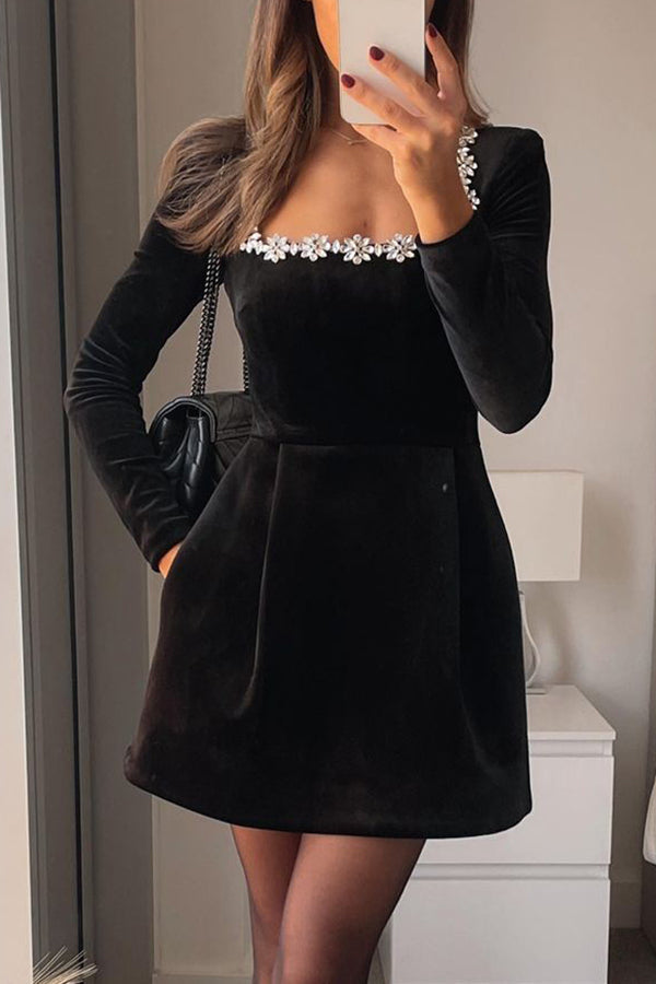 Vestido Corto de Terciopelo